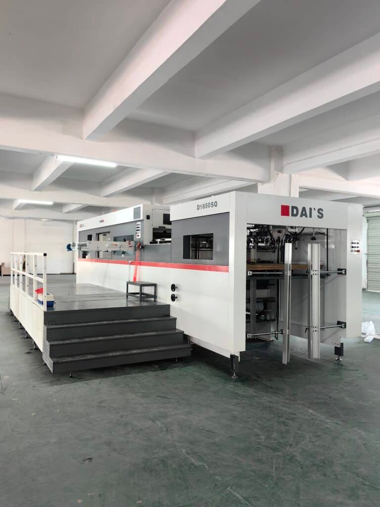 DAIS D1650SQ full-automatic front-feed die cutting machine with non-stop feeder and full waste stripping function for corrugated boxes