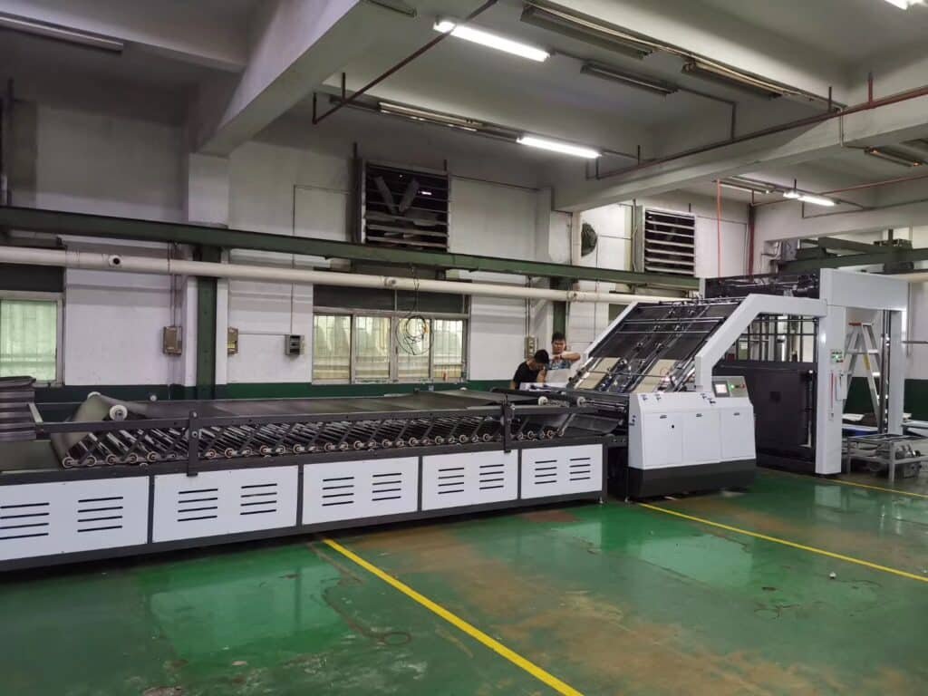 Intelligent Human-Machine Interface and Finished Product Output - Simplifies operation and ensures high quality and consistency of laminated products.