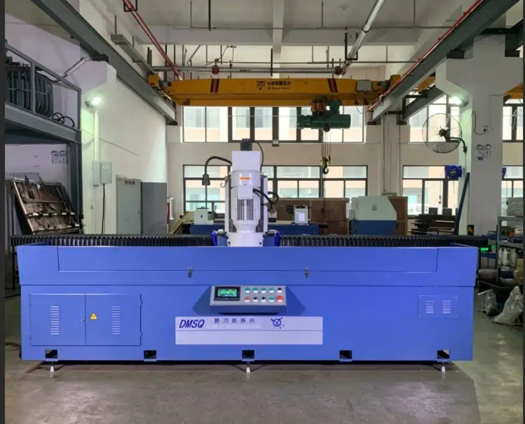 Industrial knife grinding machine for precision sharpening of long industrial blades