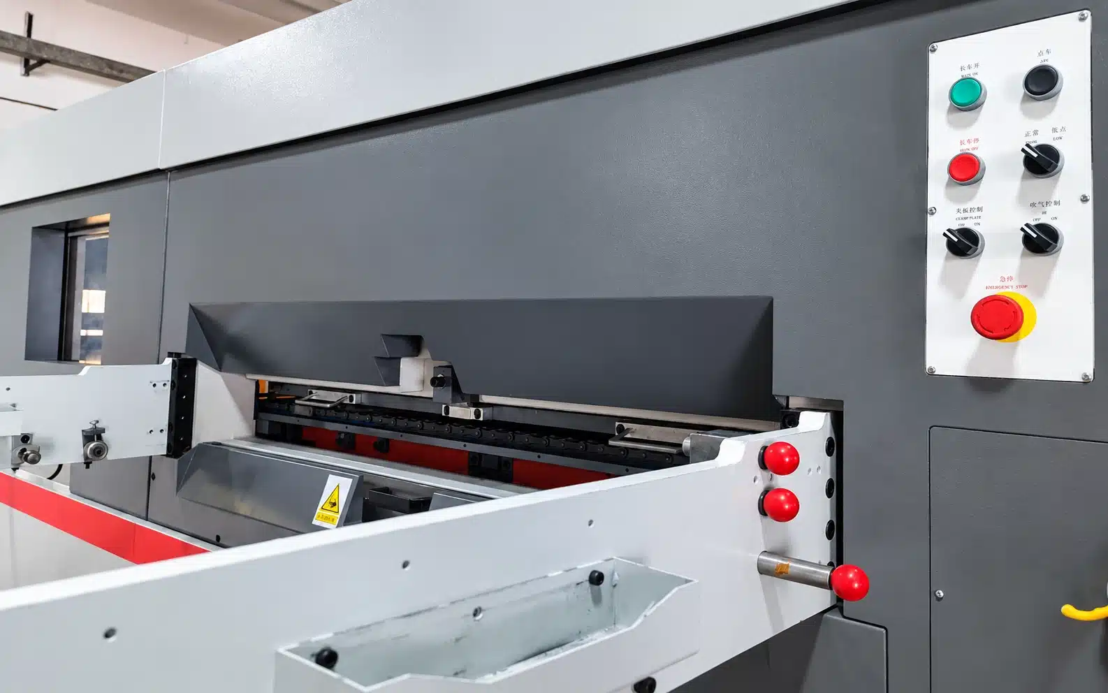 DAIS D1300 Semi-Automatic Die Cutting Machine die cutting mechanism and platen structure close-up